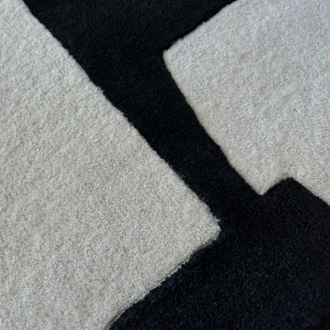 Kalu Black/White Rug